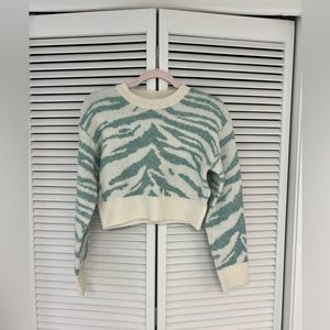 blue and white zebra print cropped sweater size xs